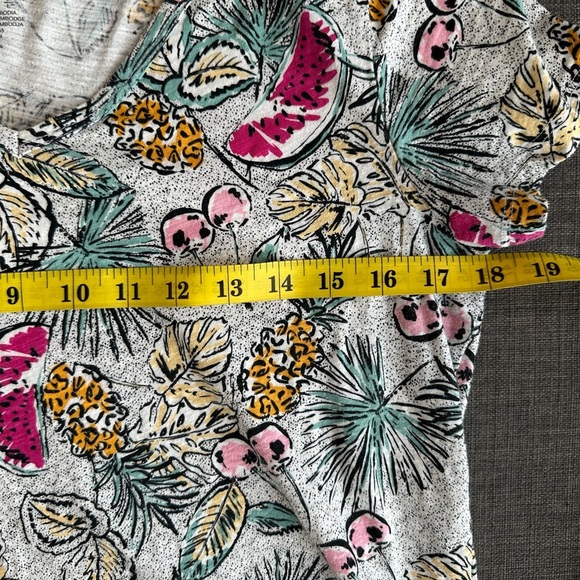 Lord & Taylor | Summer Fruits Cotton Tee | Petite V-Neck Shirt | Size M (Petite) - Picture 5 of 6